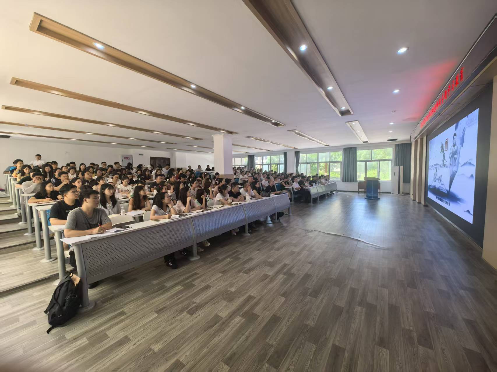 本次大会既是对过去一学期实干成果的全